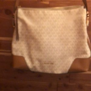 Micheal Kors medium size bag. Vanilla